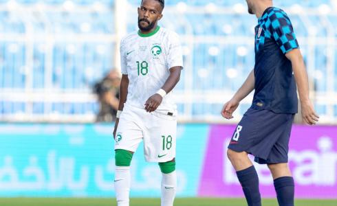 لاعبا منتخبي كرواتيا والسعودية