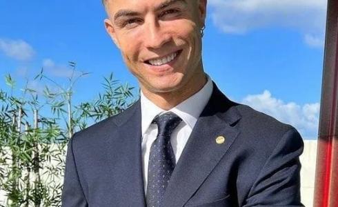 اللاعب البرتغالي كريستيانو رونالدو