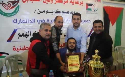 توزيع الجوائز في ختام بطولة القدس للسباحة لذوي الهمم في غزة 