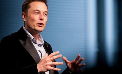إيلون ماسك رئيس شركة "تيسلا"