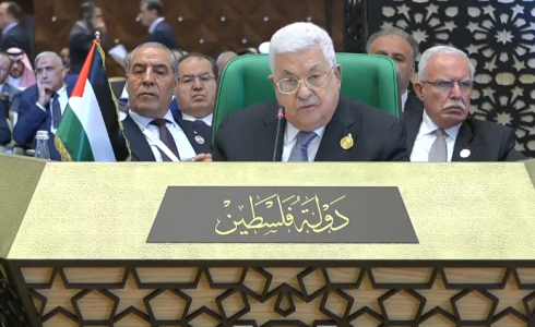 الرئيس عباس في القمة العربية في الجزائر