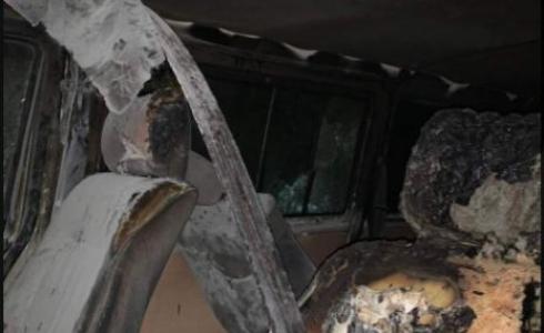 مستوطنون يحرقون 3 مركبات ويهاجمون المنازل في نابلس