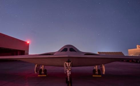 القاذفة المستقبلية B-21