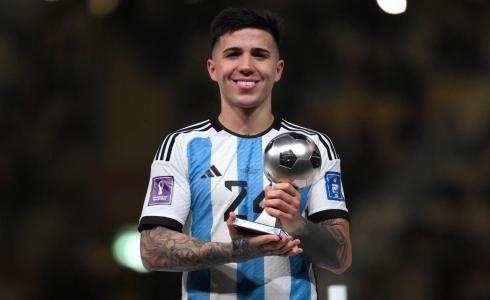 إنزو فرناندز أفضل لاعب شاب في كأس العالم