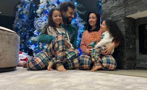 محمد صلاح يحتفل بعيد الميلاد المجيد