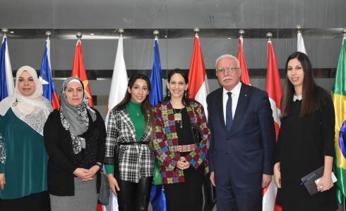 رياض المالكي يلتقي وفدا كنديا في رام الله