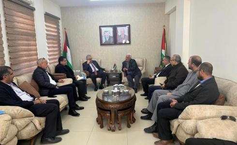 من لقاء المهندس مازن غنيم مع بلدية الخليل