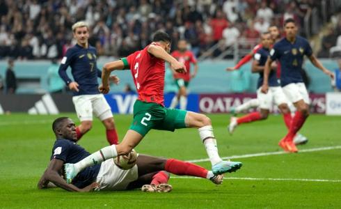 من مباراة المغرب وفرنسا في نصف نهائي كأس العالم 2022