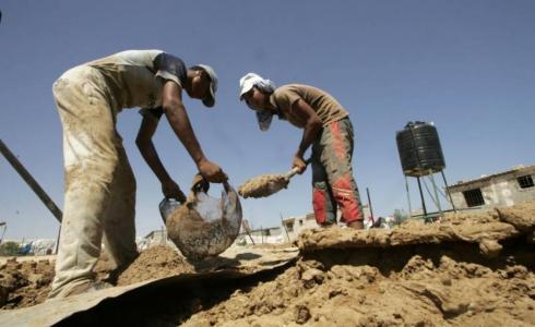 عمال في قطاع غزة - ارشيف