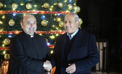 نائب الأمين العام للجبهة الشعبية جميل مزهر مع الأب غابرييل روميلو