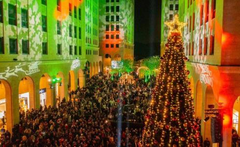 جانب من إضاءة شجرة الميلاد في مدينة روابي