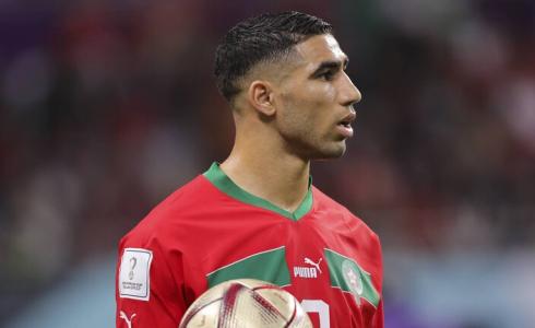 أشرف حكيمي مدافع منتخب المغرب
