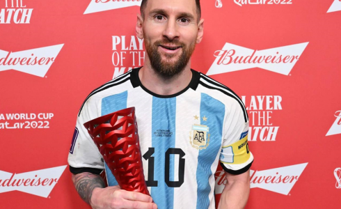 لاعب الأرجنتين ميسي يحصد جائزة رجل مباراة الأرجنتين وكرواتيا