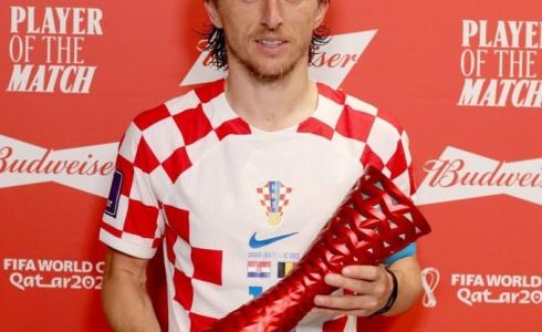 تتويج مودريتش برجل مباراة كرواتيا وبلجيكا.