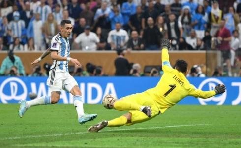 دي ماريا في لقطة الهدف