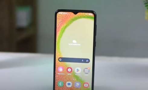 شركة سامسونج تعلن عن هاتف جديد بسعر نحو 100 يورو