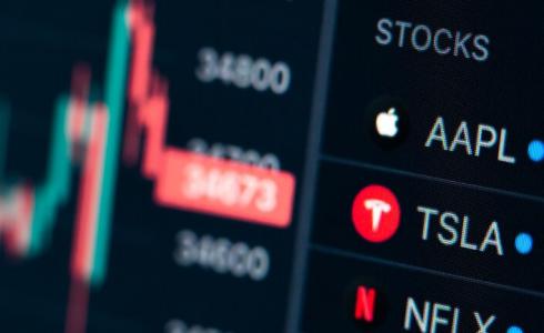 سهمي "أبل" و"تسلا"