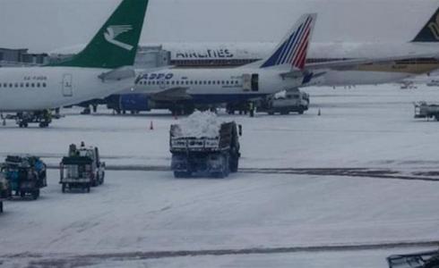 عاصفة ثلجية تتسبب بتأجيل أكثر من 50 رحلة في مطارات موسكو