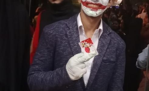 طالب متنكر من جامعة الأقصر