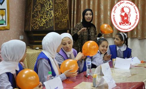 الضمير تختتم تنفيذ مبادرات غرفة الديمقراطية في المدارس التابعة لوكالة الغوث