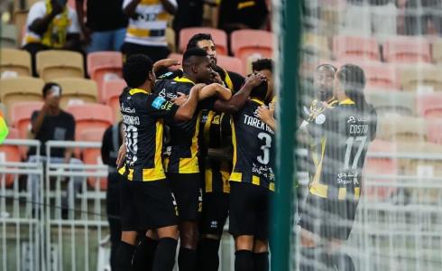 لاعبو نادي الاتحاد يستعدون لمباراة الهلال