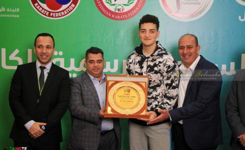 "هنية" يكرم بطل ٱسيا في الكاراتيه