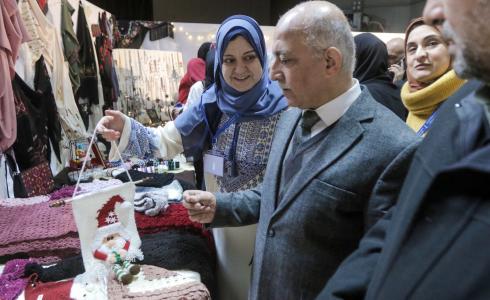 بلدية غزة تفتتح معرض "رياديات للأشغال اليدوية والفنون 2"