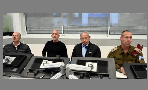 بنيامين نتنياهو مع قادة المؤسسة الأمنية الاسرائيلية