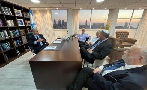 جانب من لقاء رئيس الوزراء الإسرائيلي نتنياهو مع بن غفير مع مسؤولين إسرائيليين