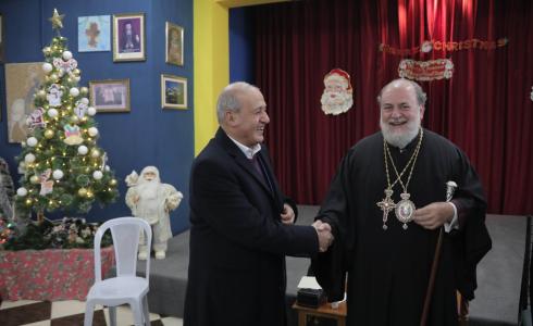 وفد من الشعبيّة يزور كنيسة القديس برفيريوس للروم الأرثوذكس بغزة