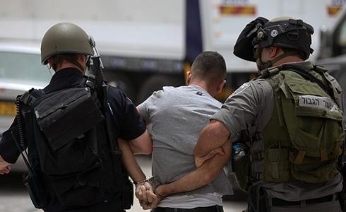 قوات الاحتلال تعتقل فلسطيني - أرشيف