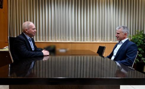 اجتماع وزير الجيش الإسرائيلي برئيس الموساد