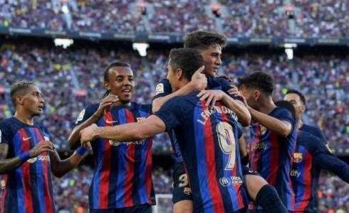 برشلونة يدك شباك ريال مدريد بثلاثية