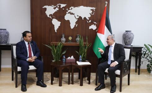 لقاء اشتية مع وزير العمل والتأهيل الليبي برام الله
