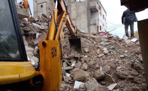 عمليات البحث عن ضحايا تحت الأنقاض شمال سوريا بفعل الزلزال