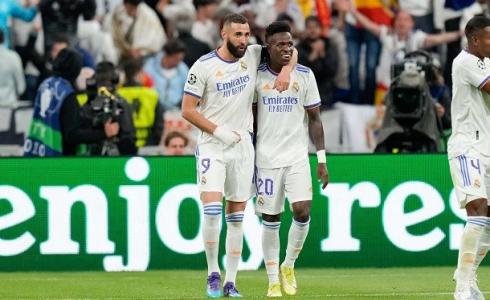 بنزيما وفينسيوس لاعبا ريال مدريد