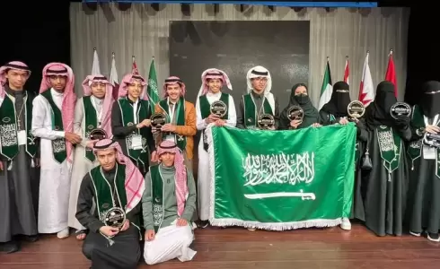 الطلبة خلال مشاركتهم في مهرجان الفنون
