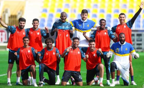 فريق النصر أثناء التدريبات لمباراة النصر ضد التعاون في دوري روشن السعودي.jpg