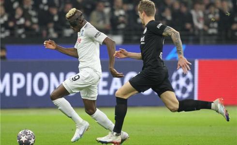 نابولي يفوز على فرانكفورت في دوري أبطال أوروبا