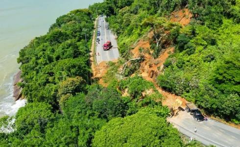بعض الطرق السريعة تضررت على نحو كبير جراء الانهيارات الأرضية شمال ولاية ساو باولو (الفرنسية)