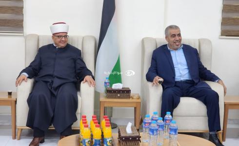 وزير الأوقاف حاتم البكري مع وكيل الوزارة محمود النيرب