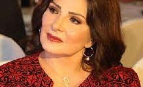 الفنانة عبير عيسى