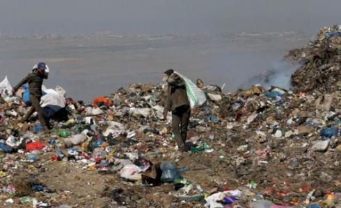 مكب نفايات في جحر الديك