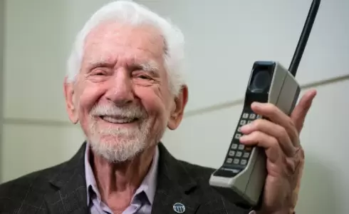 مخترع الهاتف :مارتي كوبر