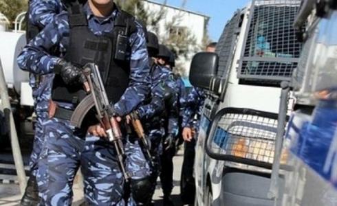 الخليل: الشرطة تضبط قطعة سلاح استخدمت في جرائم إطلاق نار