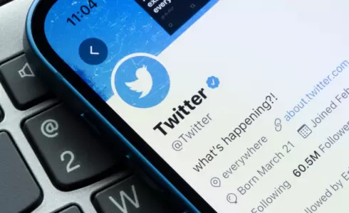 "تويتر".. قرار جديد بشأن توثيق الحسابات