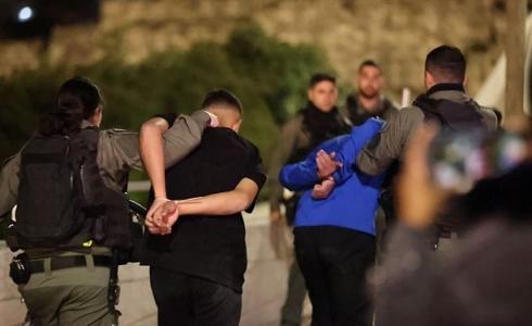 تقديم لوائح اتهام ضد 19 شابا اعتقلوا خلال اقتحام المسجد الأقصى