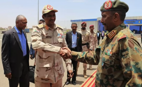 البرهان وحميدتي يصرحان حول آخر المستجدات في السودان - صورة ارشيفية