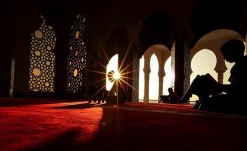 أجر الاعتكاف في العشر الأواخر من رمضان 2023