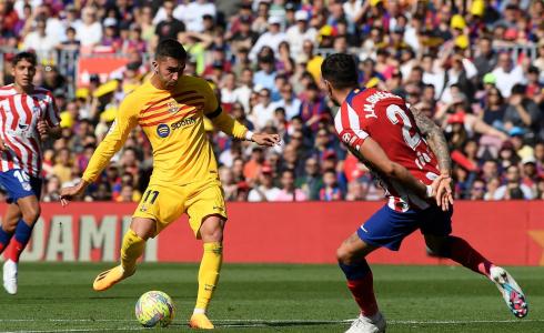 برشلونة يفوز على أتلتيكو مدريد بهدف توريس